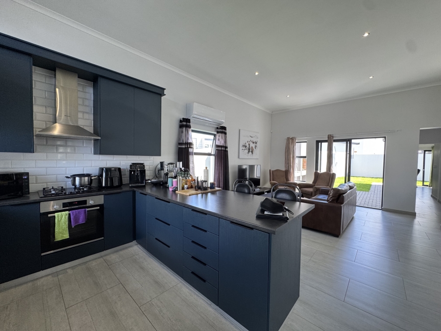 3 Bedroom Property for Sale in Sandown Western Cape